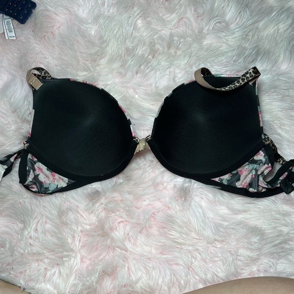 Victoria’s Secret Push-up Bra *Used - Picture 2 of 3
